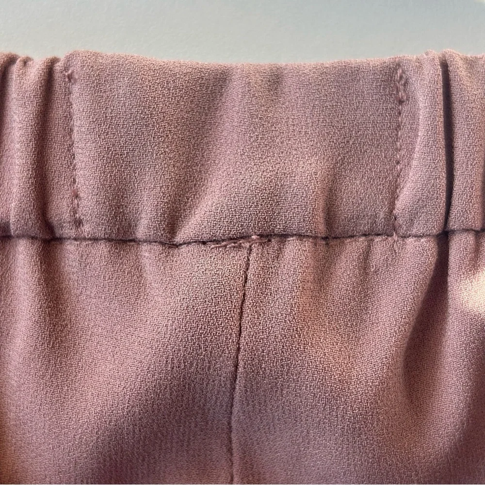 Aritzia Women’s Trousers in Dusty Rose - Picture 8 of 13